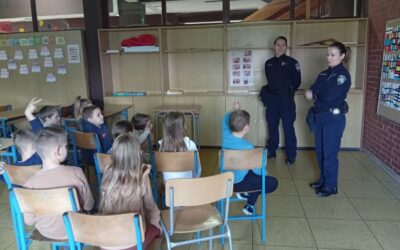 POLICIJSKE SLUŽBENICE U 1.A RAZREDU
